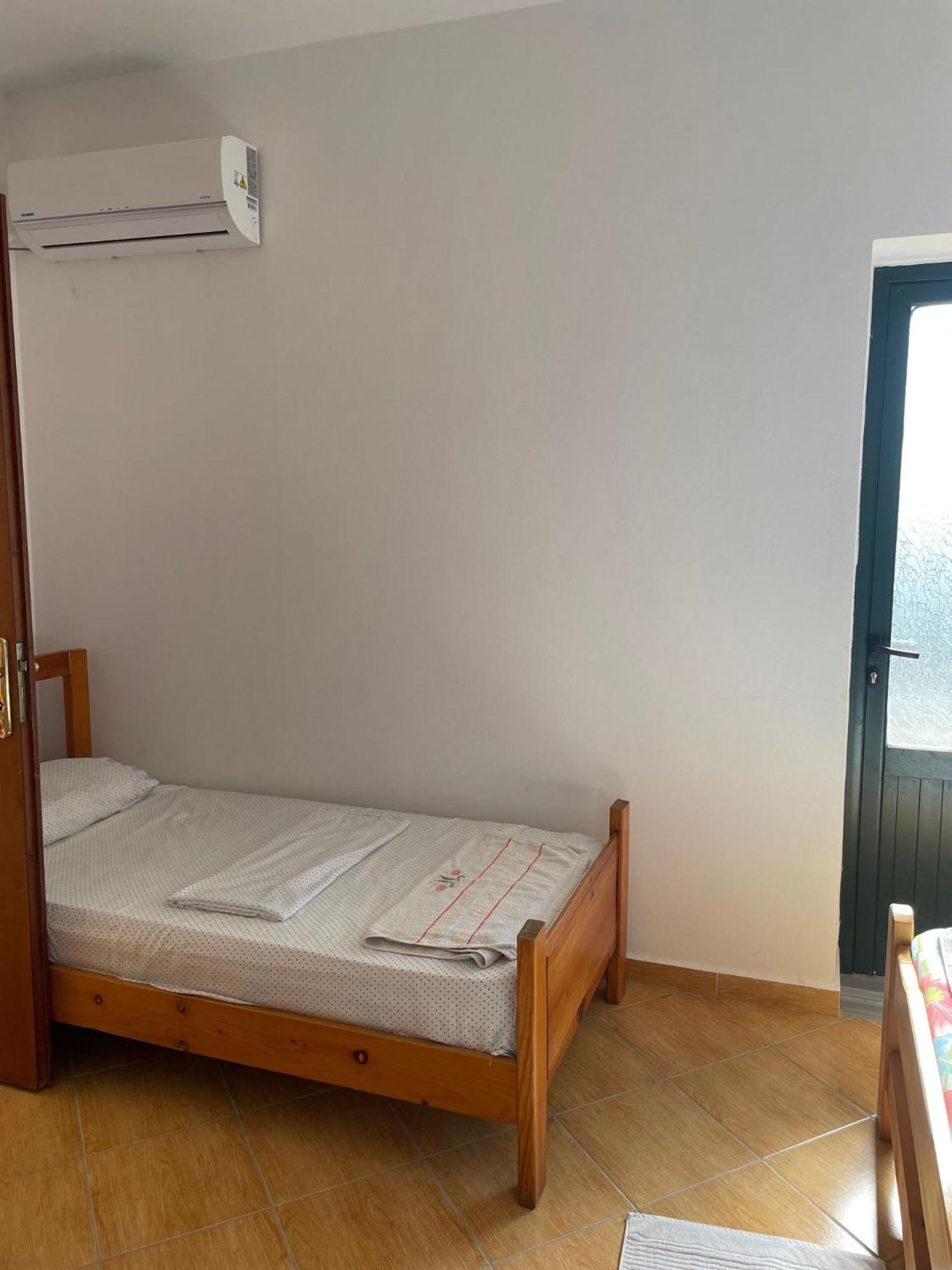 Hotel Bora Gostime Habitación foto